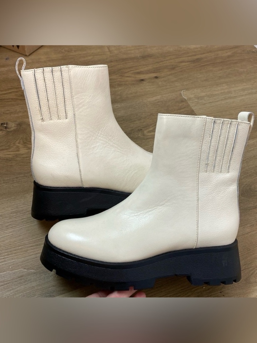 Vince Camuto Womens Neframes Zipper Block Heel Ankle Boots